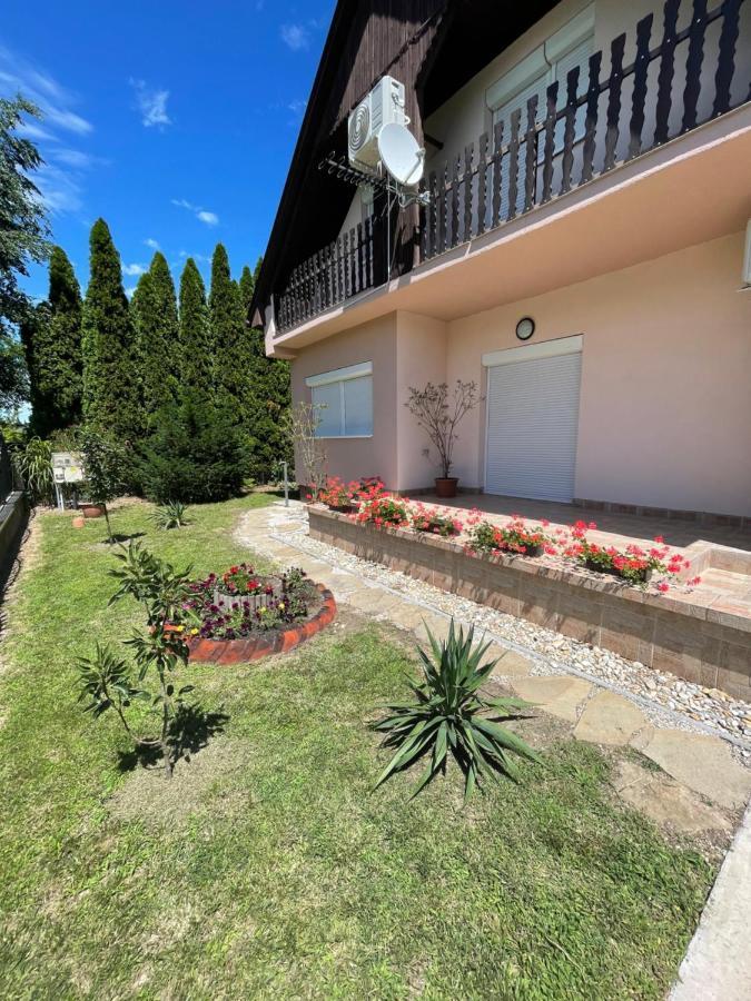 Villa Betti à Balatonkeresztúr Extérieur photo